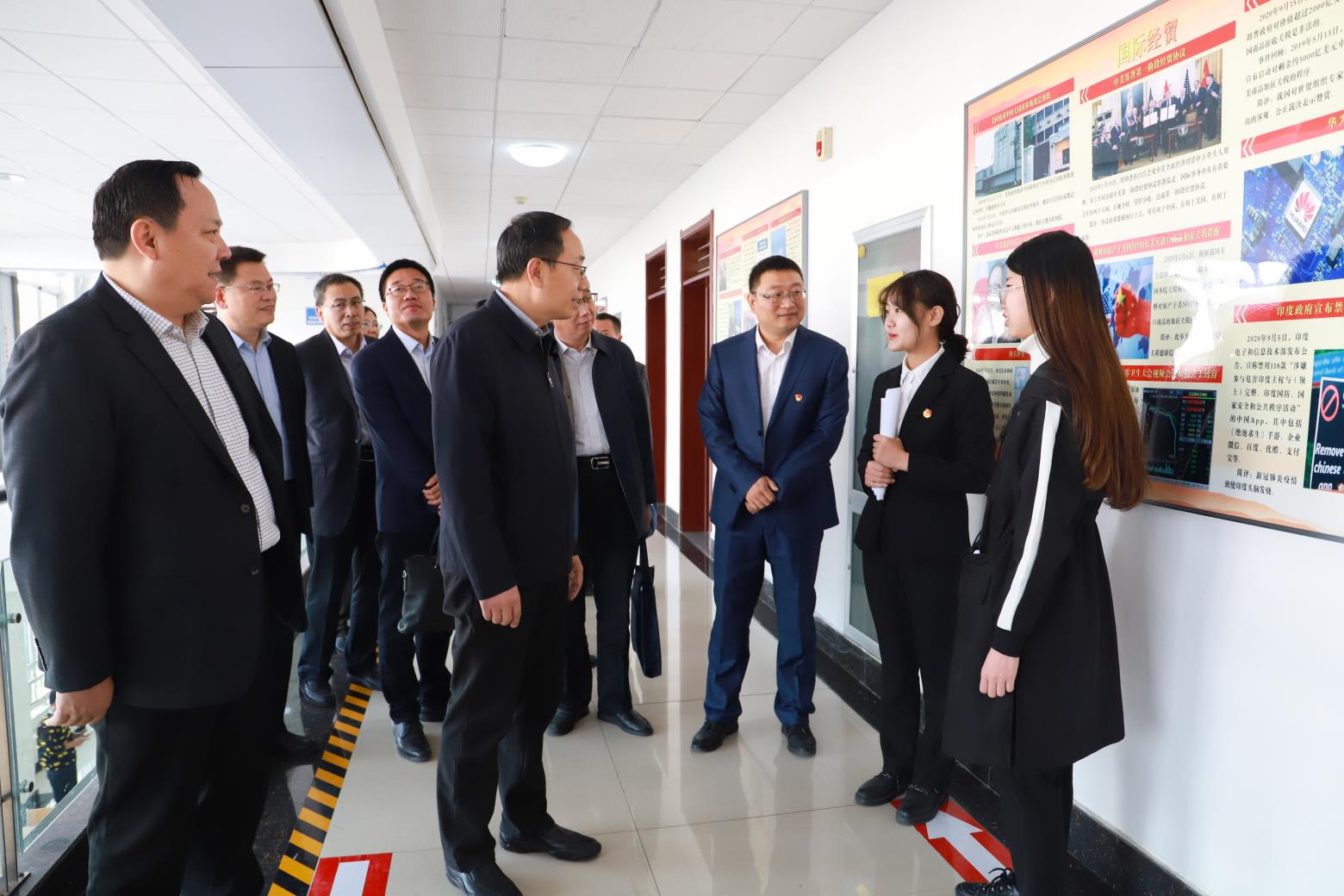 时任山东省委教育工委副书记，省教育厅党组副书记、副厅长冯继康参观调研